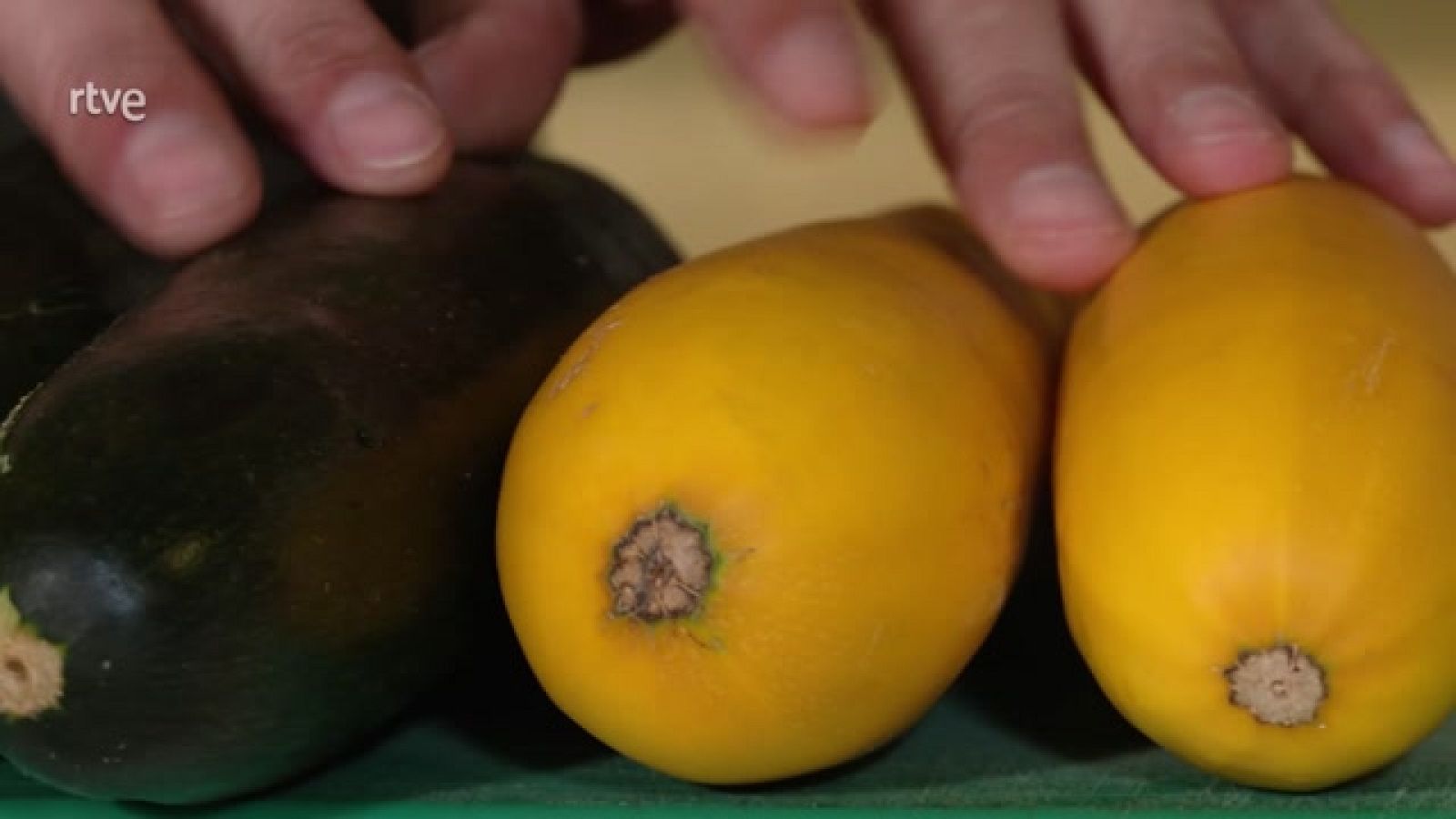 Aquí la Tierra - Dos recetas con calabacín verde y amarillo