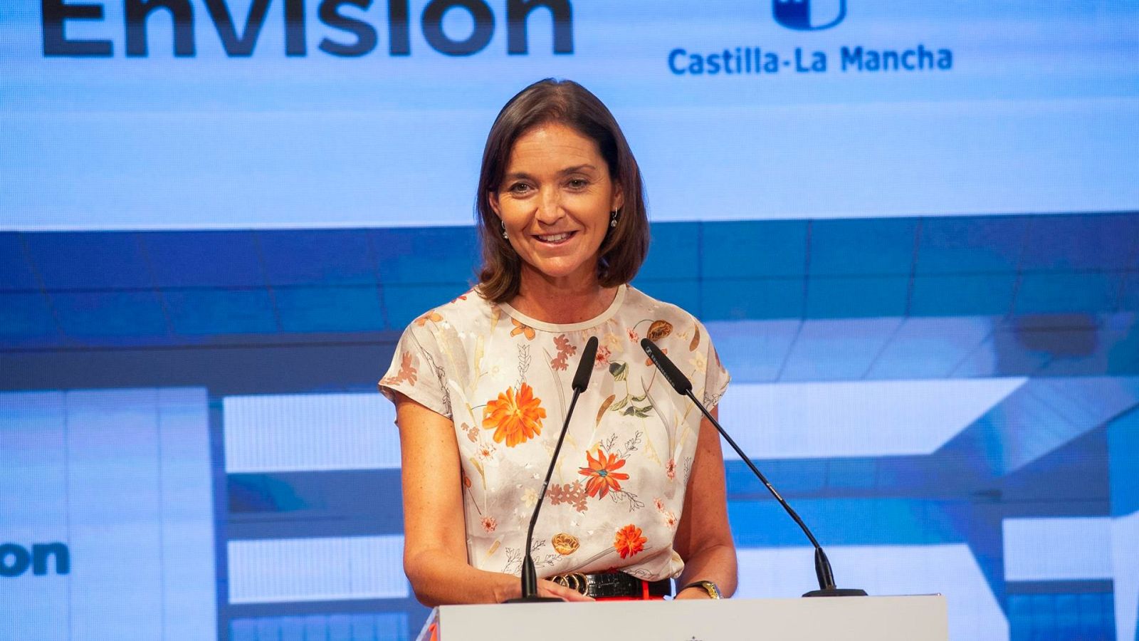 Maroto tacha a Ayuso de "egoísta" por no apagar edificios públicos - La hora de La 1 | Ver