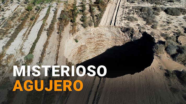 Modo Digital - Aparece un misterioso socavón de 25 metros de diámetro y 200 de profundidad en la región de Atacama, Chile