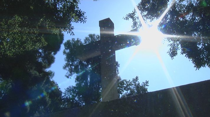 L'informatiu - Comunitat Valenciana - Polémica retirada de la cruz franquista del parque Ribalta de Castelló