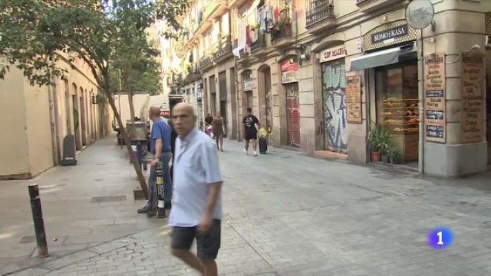 L'Informatiu - Barcelona reduirà els horaris dels locals a cinc punts de Ciutat Vella