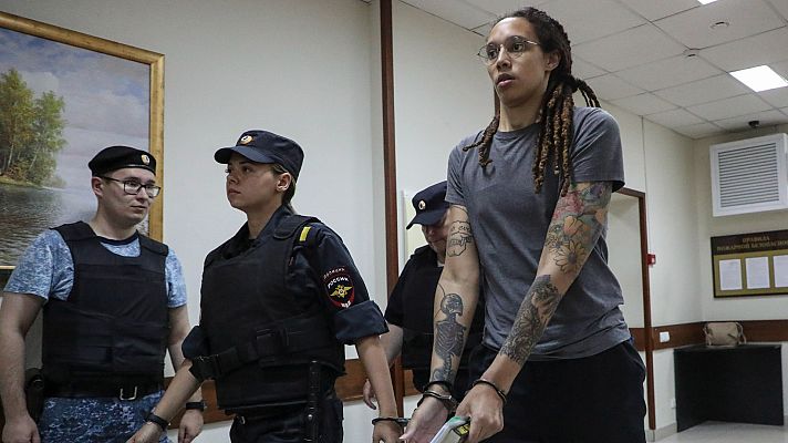Telediario 1 - Rusia condena a nueve años a la deportista de EE.UU. Brittney Griner por introducir drogas