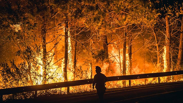 Telediario Fin de Semana - La oleada de incendios arrasan más de 30.000 hectáreas en Galicia