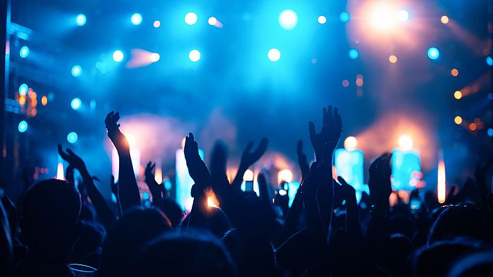 Telediario Fin de Semana - Crece la alarma social por los pinchazos a mujeres