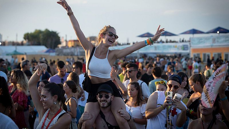 Los pinchazos a mujeres continúan | Ver