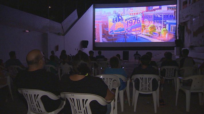 L'informatiu - Comunitat Valenciana - El cinema d'estiu més antic de la Comunitat es troba a Serra