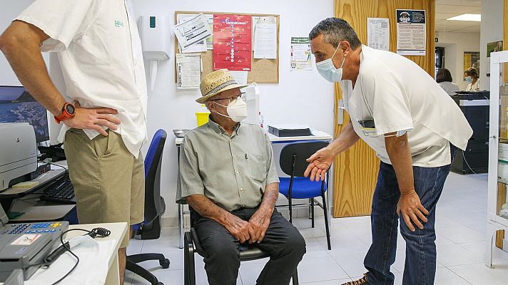 Telediario 1 - La sanidad rural, saturada en verano