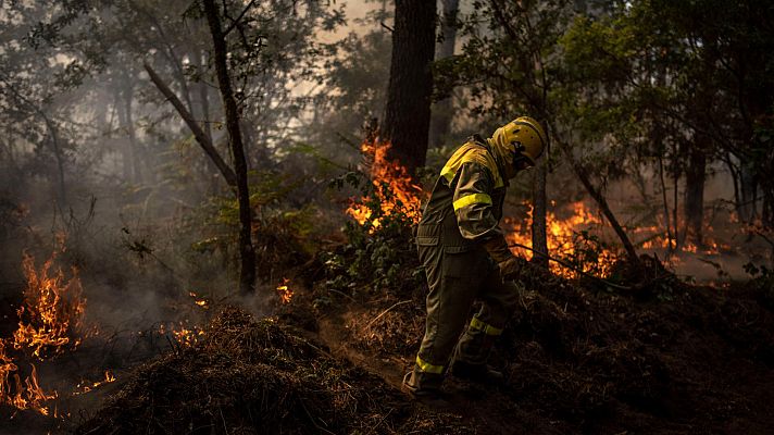 Telediario 2 - En Galicia siguen activos otros tres incendios que han quemado ya más de 3.000 hectáreas