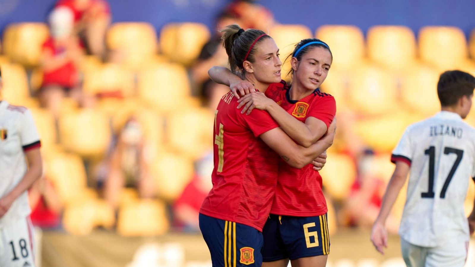 Alexia Putellas y Bonmatí, nominadas al Balón de Oro; Messi se queda fuera