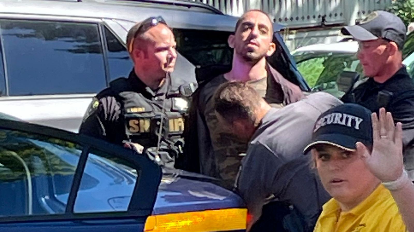 Hadi Matar, un joven de 24 años, es el atacante del escritor Salman Rushdie | Ver