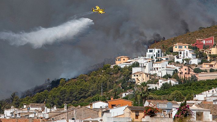 Informativo 24h - El incendio de Vall d'Ebo, Alicante, sigue activo tras calcinar 6.500 hectáreas