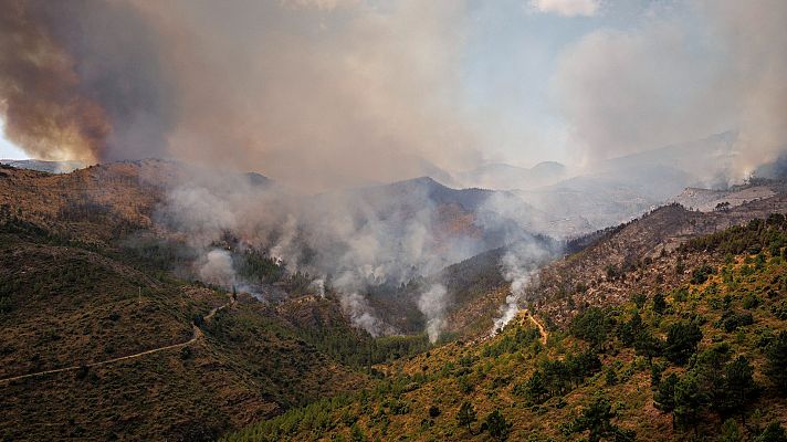 Telediario 2 - Más de 1.500 evacuados por el incendio de Vall d'Ebo, el mayor en diez años en la Comunidad Valenciana