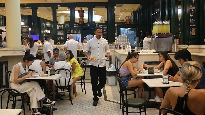 Telediario 1 - El consumo eléctrico baja un 3,7% en la primera semana del plan de ahorro energético, según el Gobierno