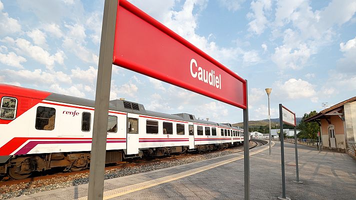 Telediario 1 - Varios heridos en un tren que circulaba cerca del incendio de Bejís, en Castellón