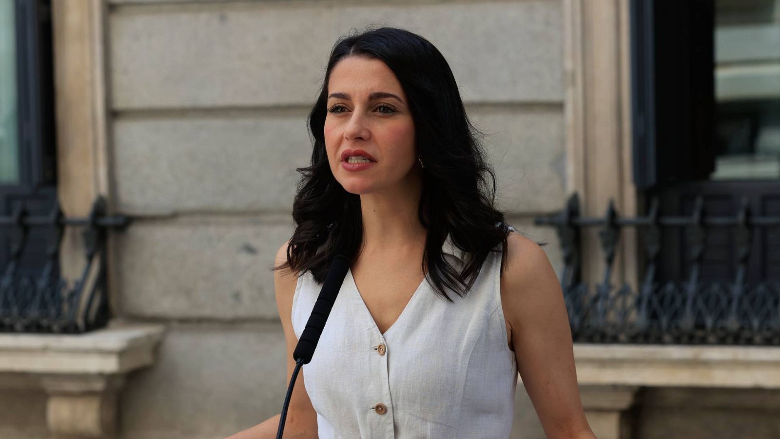 Arrimadas pide la comparecencia de la ministra de Transportes por el incidente del tren en el incendio de Bejís