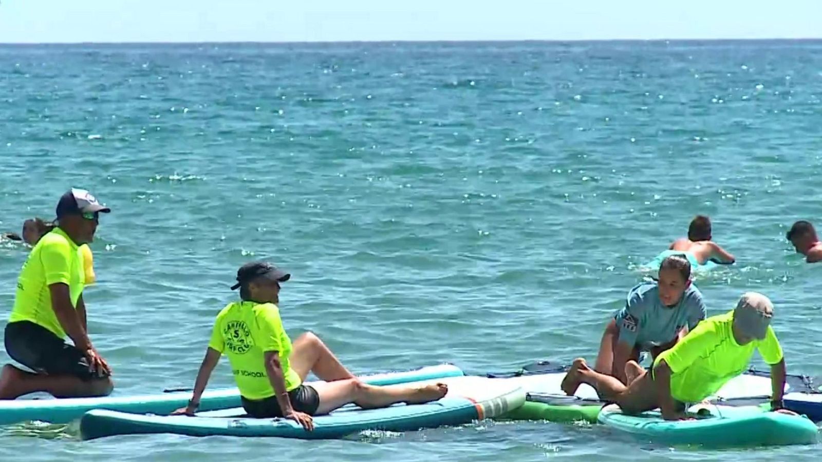 Gloria, de 67 años, nos anima a probar el aquayoga para cuidar cuerpo y mente - Ver ahora