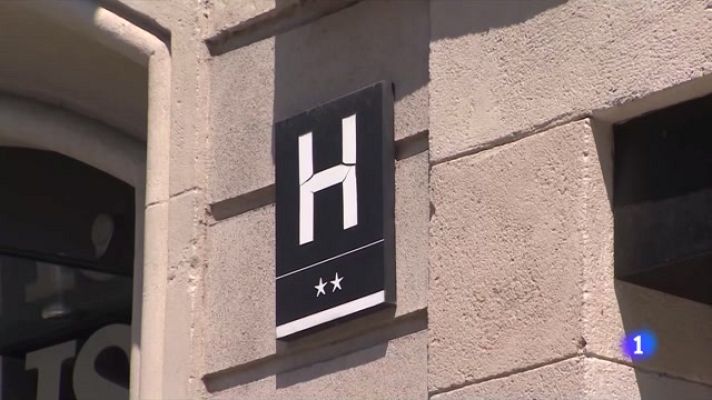 L'Informatiu - Els hotels de Barcelona s'encareixen un 15% aquest estiu
