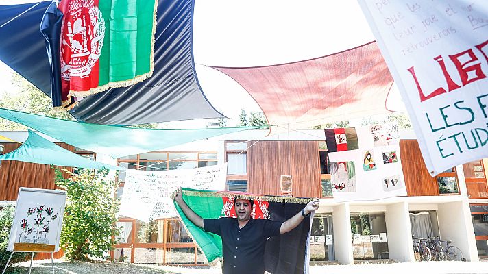 Telediario 2 - Cerca de 21.000 refugiados afganos tratan de adaptarse en Alemania a su nueva vida un año después de huir de su país