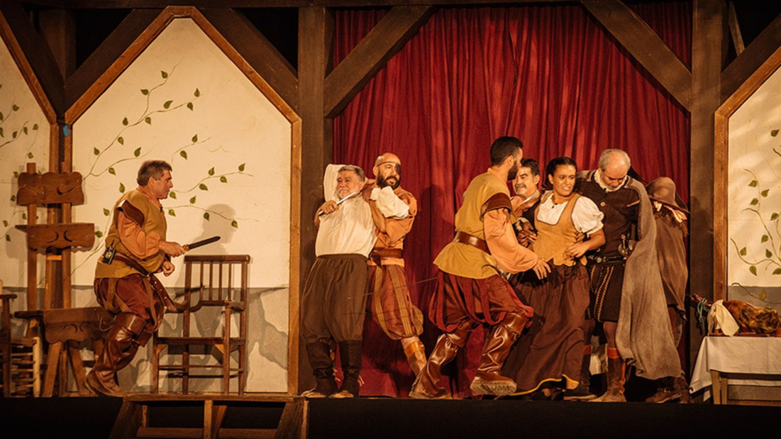 Zalamea de la Serena vuelve a convertir su plaza en un gran teatro