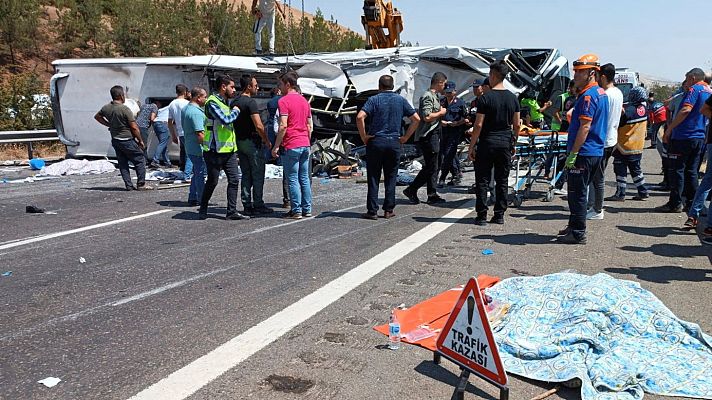 Informativo 24h - Al menos 16 muertos en un accidente de tráfico en Turquía