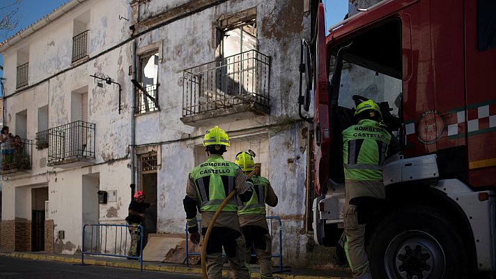Telediario Fin de Semana - Regresan a sus casas todos los vecinos desalojados por el incendio de Bejís