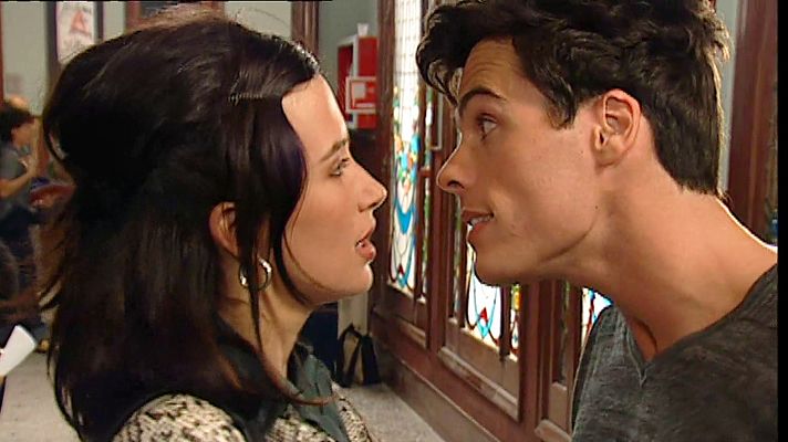 Estrellas. Happy House - Pollo con nueces chinas