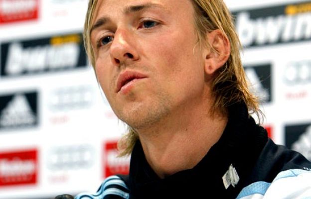  - Guti explota en rueda de prensa