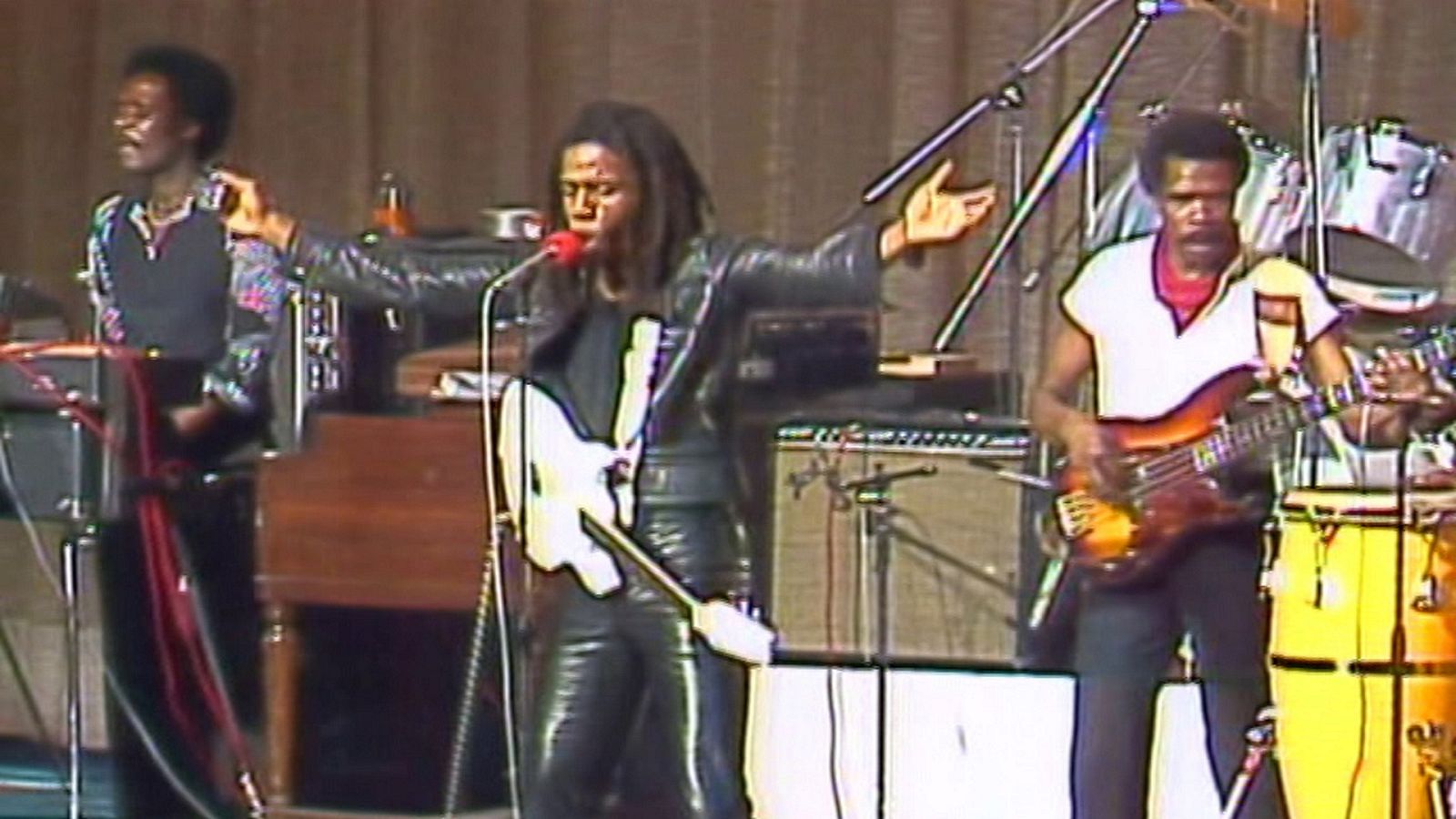 Viaje al centro de la tele - Los Llenapistas - ver ahora