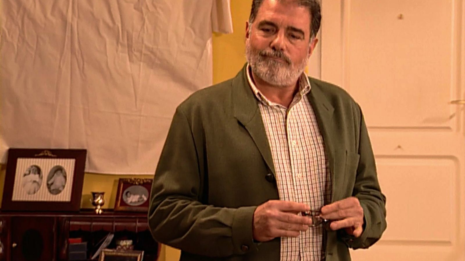 Puerta con puerta - Episodio 6: Perdóname - Ver ahora