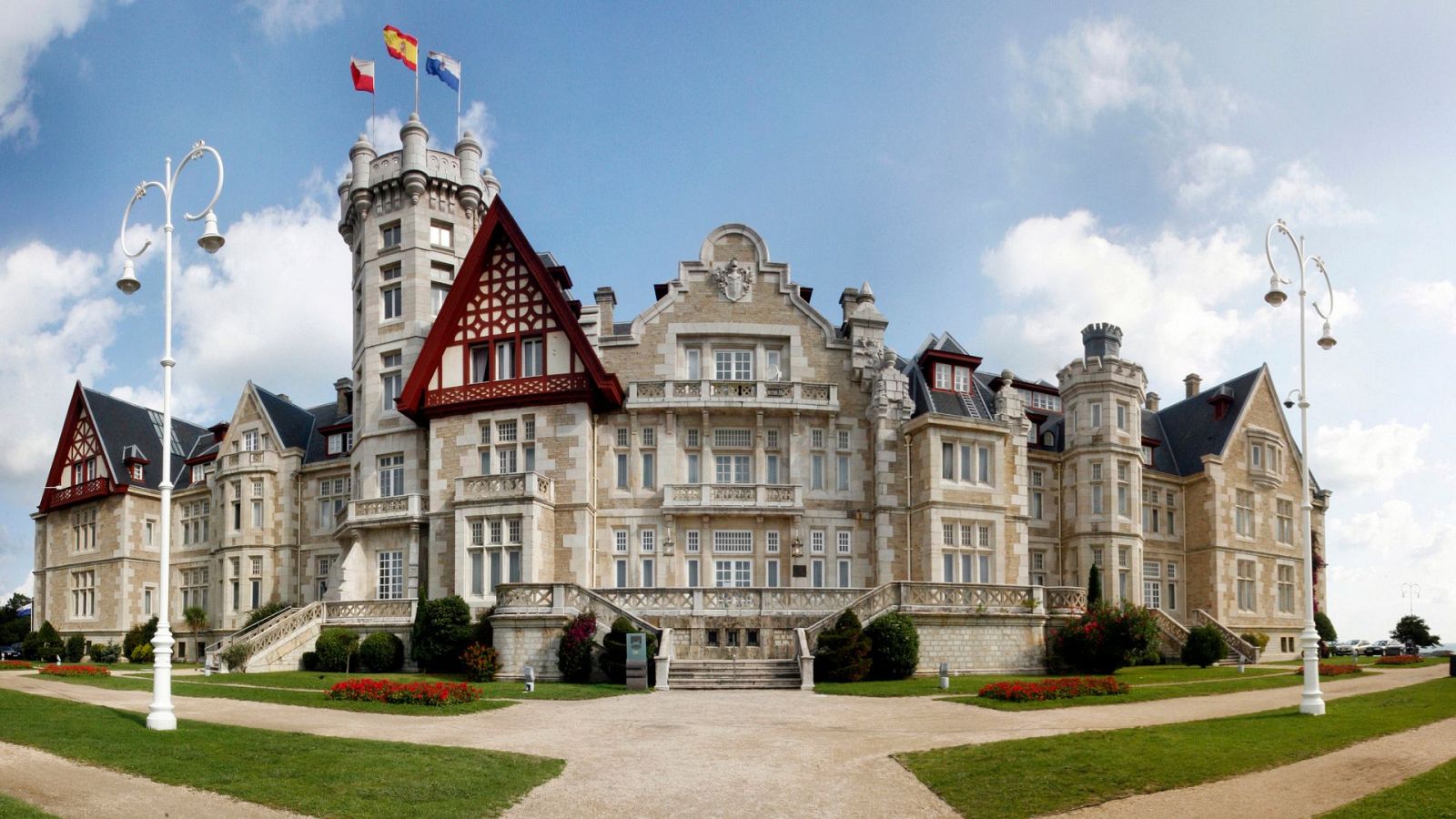Conocemos Santander en dos minutos, una de las joyas del Cantábrico, paseando por su bahía - Ver ahora