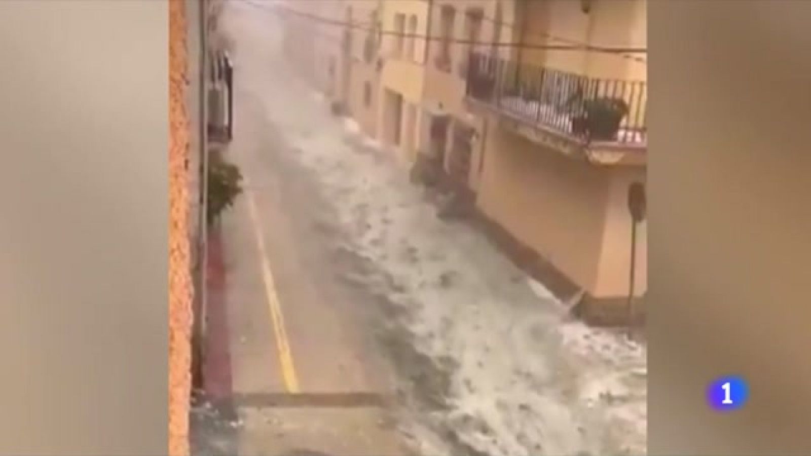 Els efectes de la pedregada: reparació de danys i neteja a El Bruc