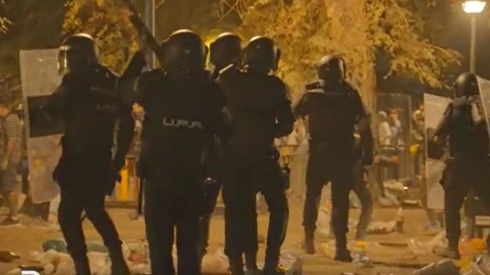 Telediario Fin de Semana - Una reyerta y altercados con la policía obligan a desalojar el recinto ferial de Alcalá de Henares