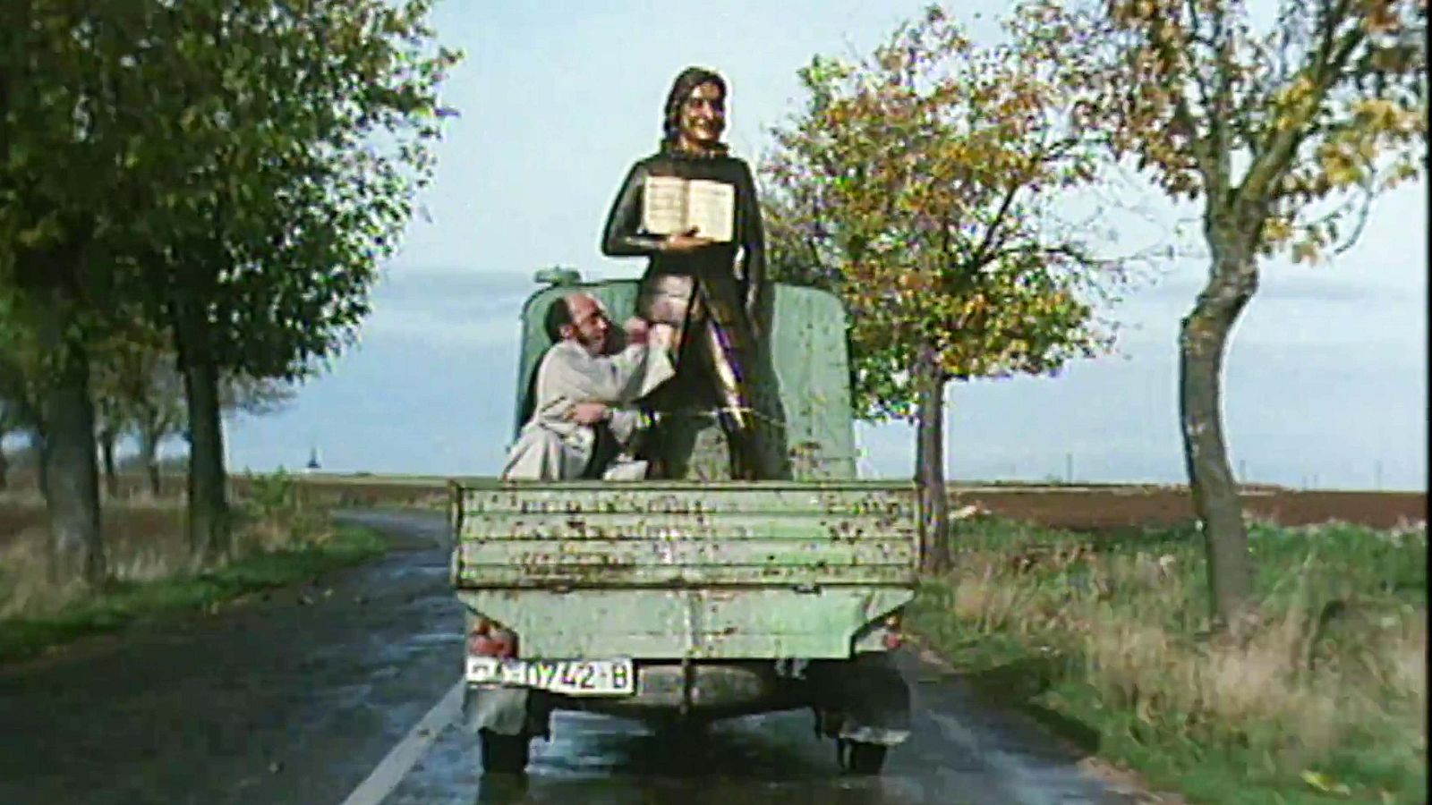 Villarriba y Villabajo - Episodio 14: La estatua - Ver ahora