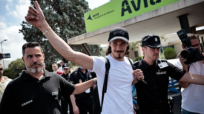 Telediario 1 - El uruguayo Cavani ha llegado a Valencia para fichar por el club