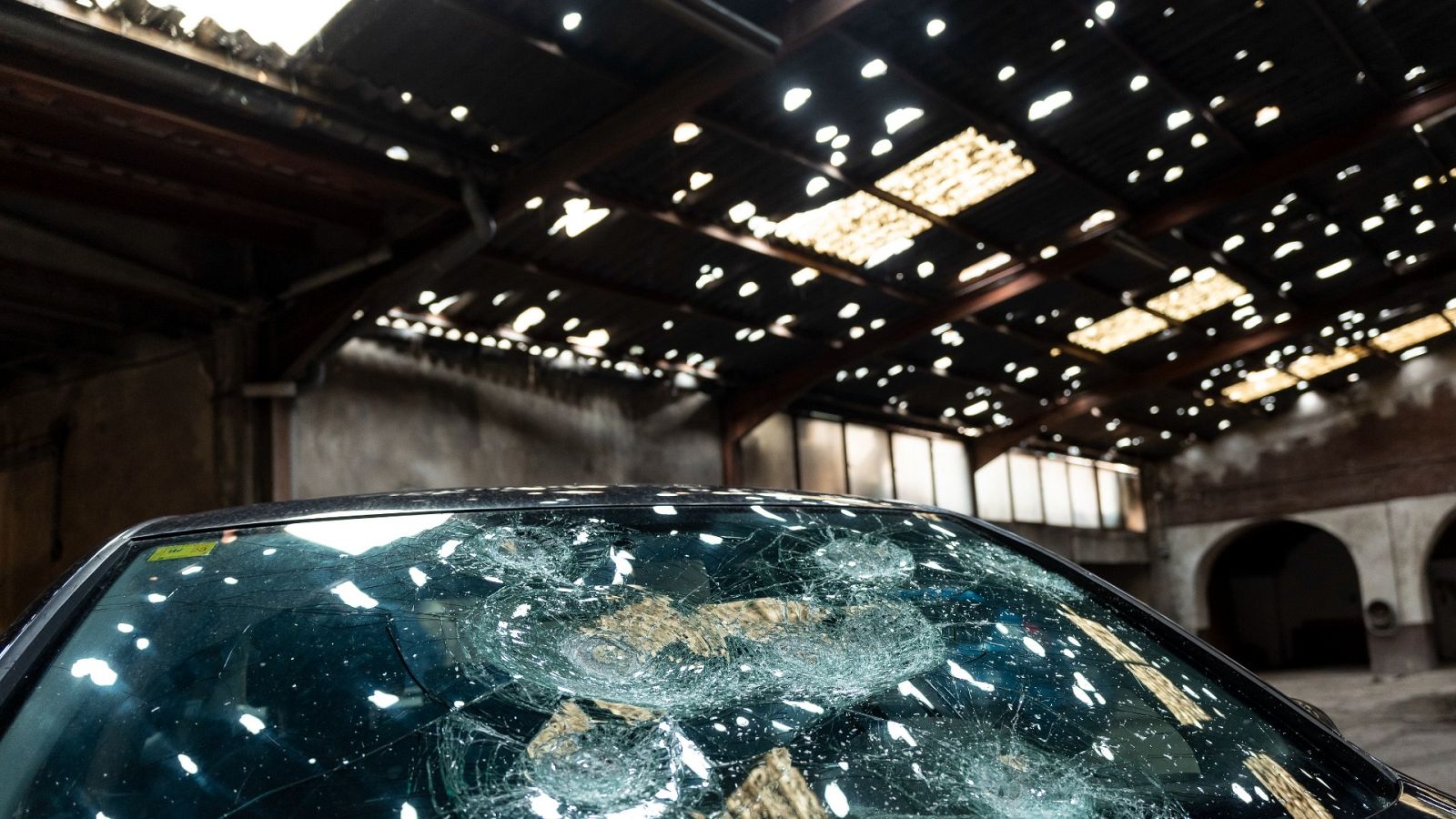 Buscar refugio y evitar los cristales: consejos para protegerse de las tormentas de granizo