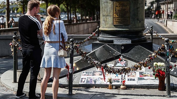 Telediario 1 - La justicia no culpó a los paparazzi de la muerte de Lady Di, pero si les atribuyó una "responsabilidad moral"