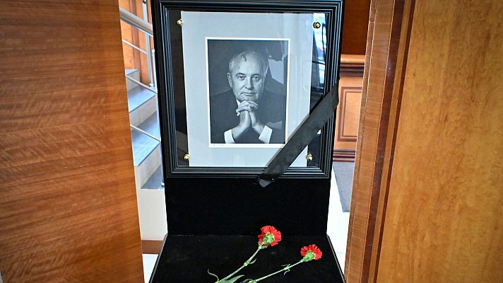 Telediario 2 - La figura de Gorbachov en Rusia: ¿traidor o libertador?