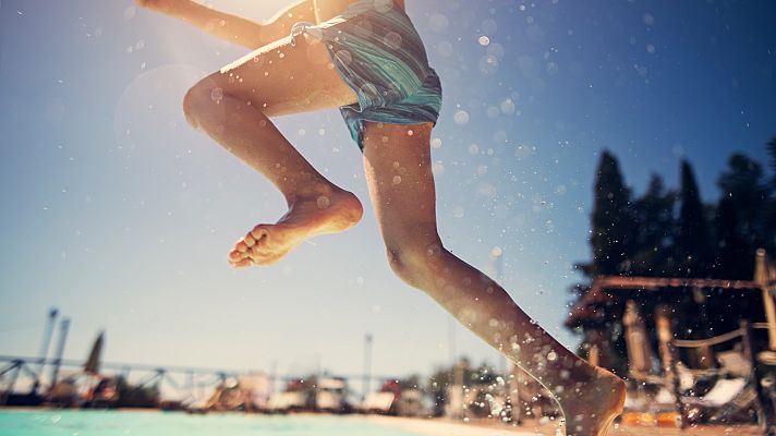 Telediario Fin de Semana - Los hoteles solo para adultos, en auge: ¿Son legales?