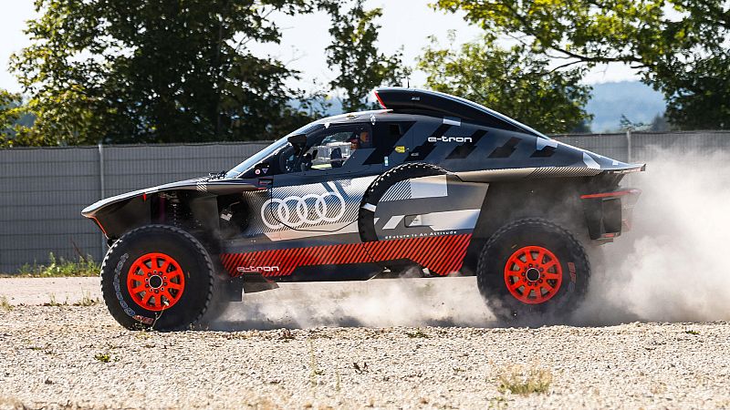 Así es la evolución del Audi de Carlos Sainz para el Dakar 2023