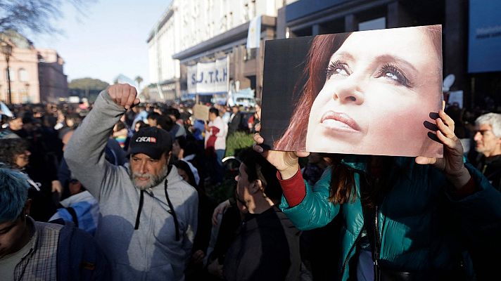 Telediario Fin de Semana - Investigan el móvil del agresor de Cristina Fernández