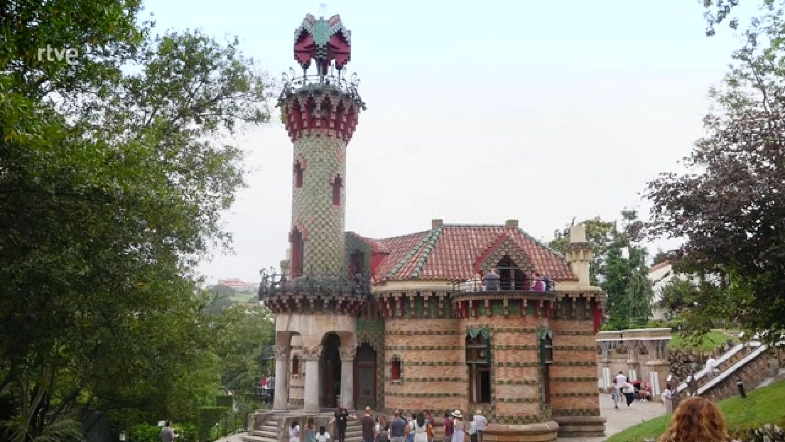Aquí la Tierra - Visita guiada por El Capricho de Gaudí
