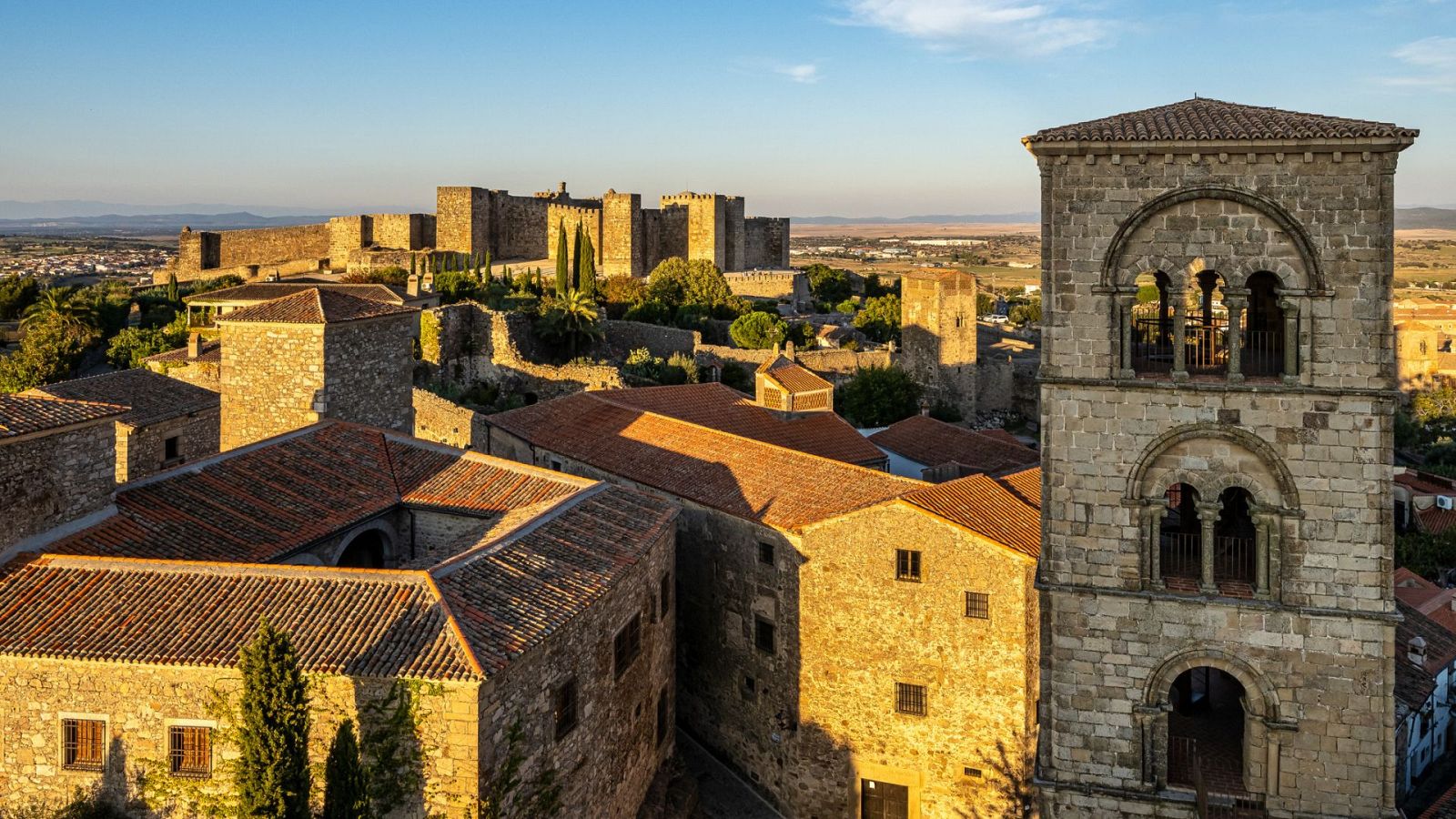 Conocemos Trujillo, Cáceres, a través de sus calles y Plaza Mayor, con cinco siglos de antigüedad - Ver ahora