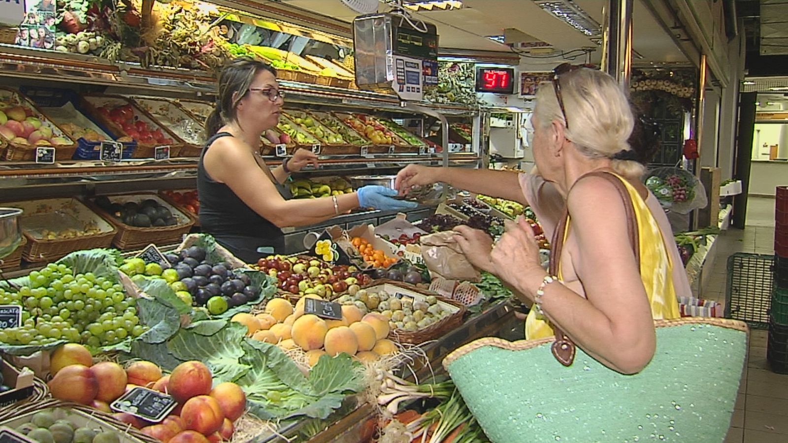 El Mercado Central de Alicante, centenario y con creciente clientela extranjera