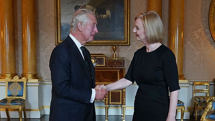 Telediario Fin de Semana - Carlos III, un nuevo rey para un país en crisis