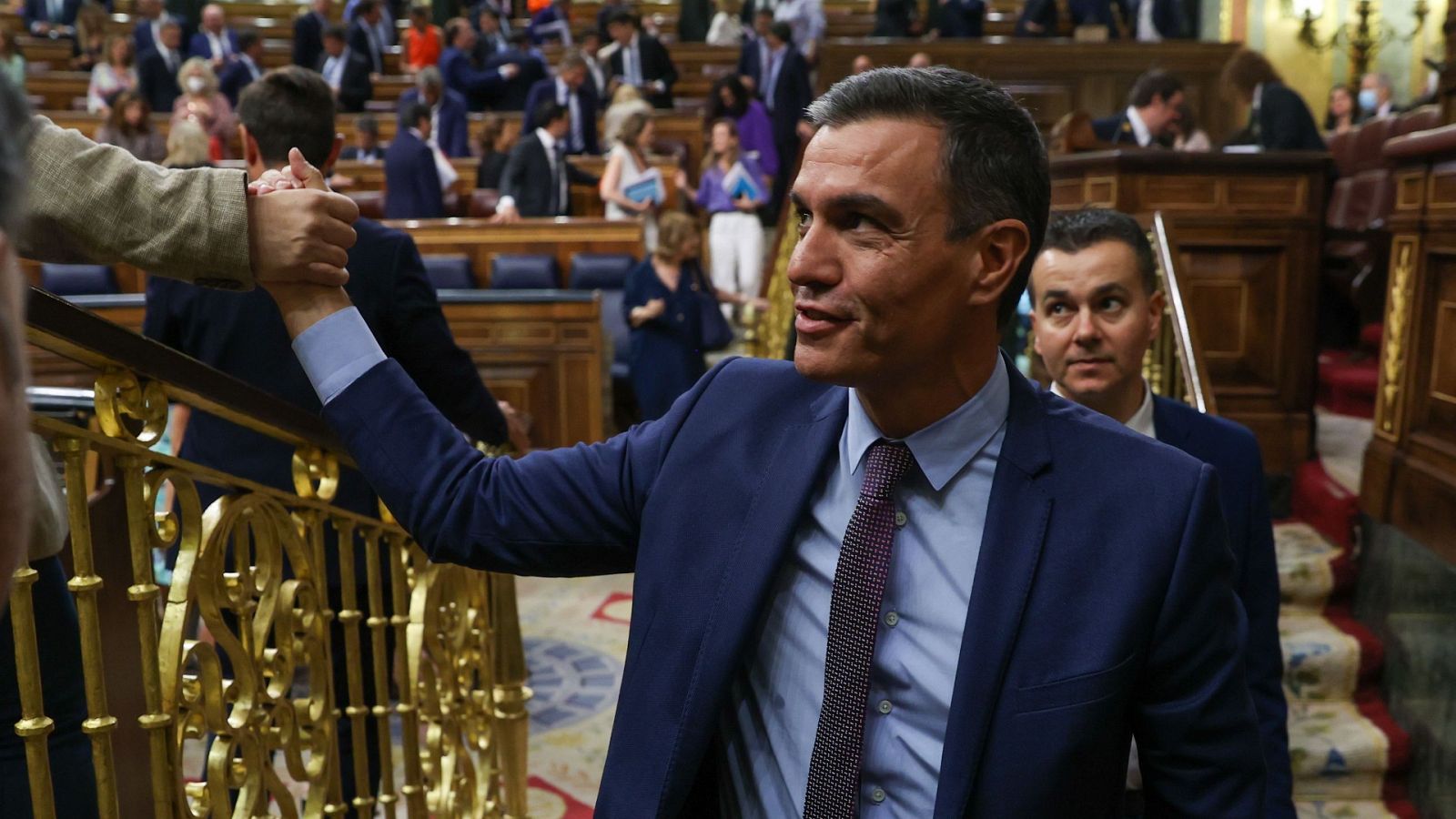 El Gobierno se asegura el apoyo de sus socios en el Congreso para sacar el impuesto a la banca y las energéticas