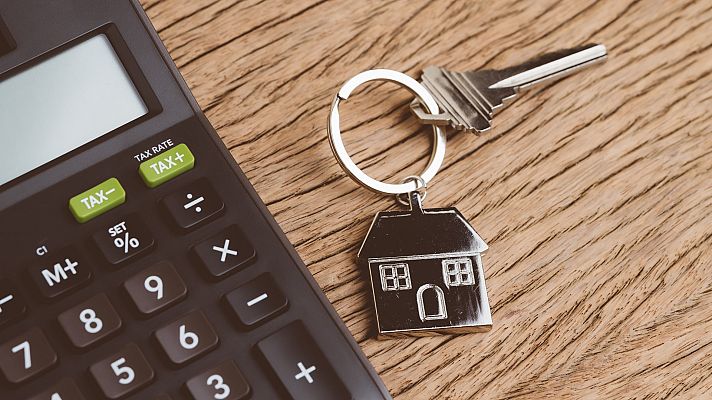 Telediario 1 - El límite a hipotecas variables no convence a clientes ni a la asociación de usuarios financieros