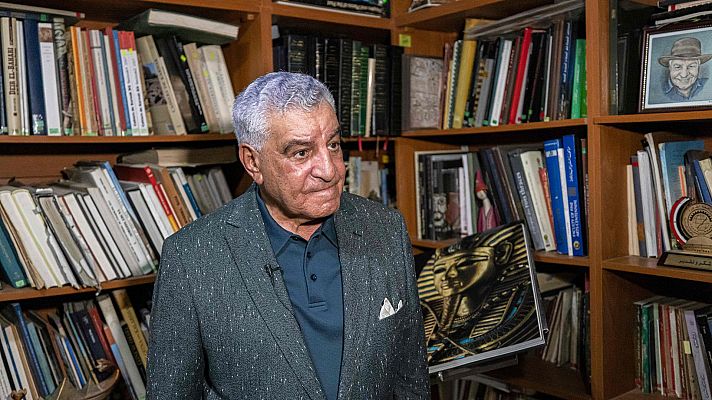 Telediario 2 - El egiptólogo Zahi Hawass reivindica el papel de la mujer en el antiguo Egipto