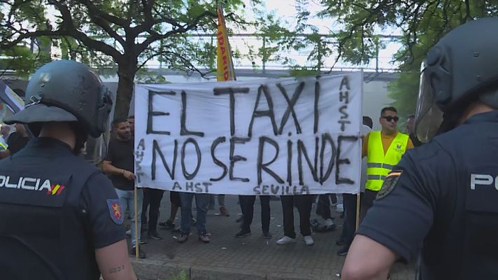 Noticias Andalucía - El sector del taxi vuelve a protestar