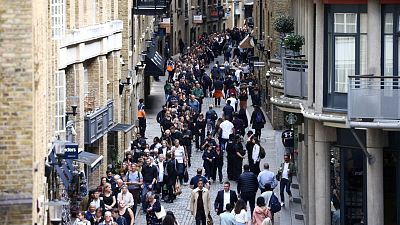 En la cola para despedirse de Isabel II: emoci�n, "buena atm�sfera" y cansancio