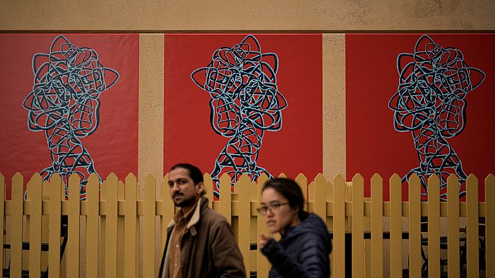 Telediario 2 - La otra Londres detrás del homenaje a Isabel II: "Es demasiado dinero gastado"